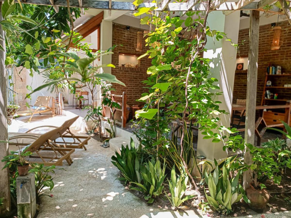 Soraya Yoga Wellness Center Hotel Gili Trawangan Buitenkant foto
